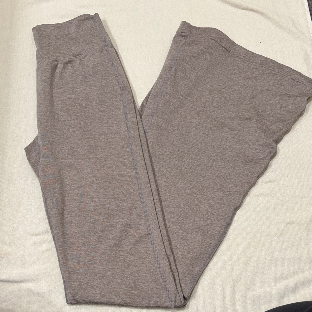Buffbunny Dream Heather Flares / Grit / Sz Medium Long Length